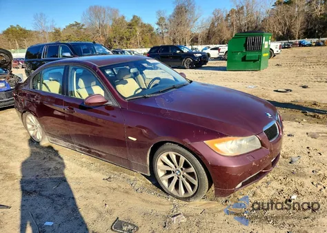 2008 BMW 328 Xi z USA, uszkodzony, nr VIN WBAVC93528K040828